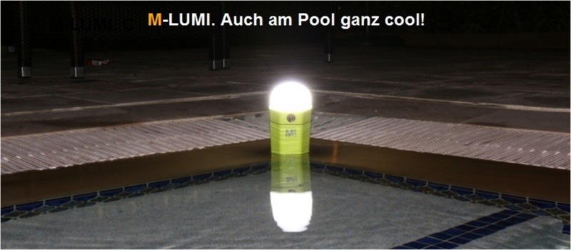 Nachts am Pool